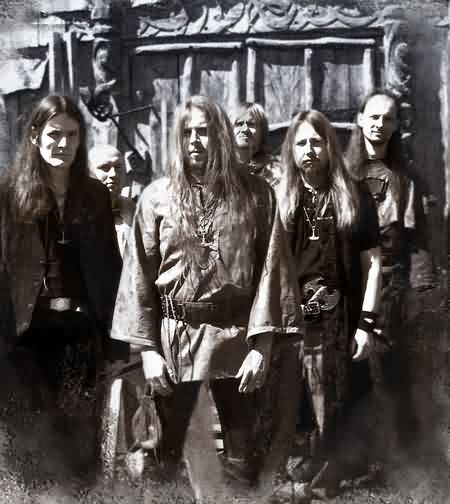 Korpiklaani

"Kuni kokon kaunis kaarros, Kuni havukan luova lento,
Niin on mieli miunki ylvs, Niin on aatos miunki vappaa."

Favourite songs: Korven kuningas- Vesilahden Verjill- Mettnpeiton Valtiaalle