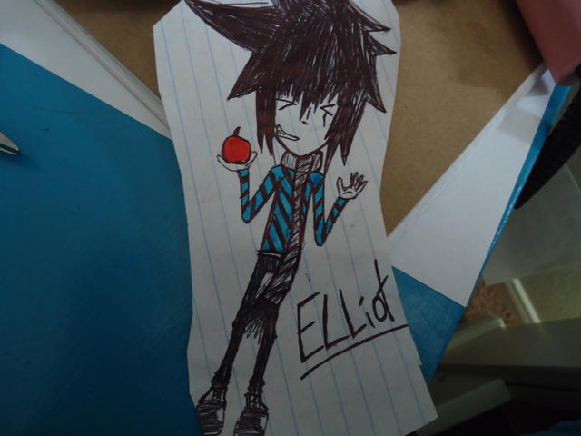 Elliot!! eek! isnt he just cute? his Signature scarf and striped shirt i think hes adorable!